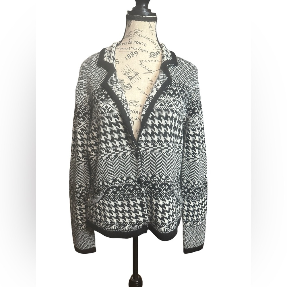 Coldwater Creek Black and White Patterned Cardigan EUC - Picture 3 of 10